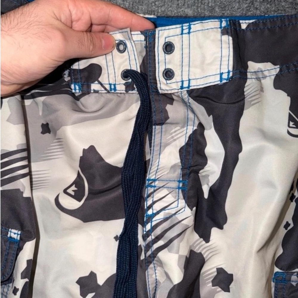 Quiksilver Gray and Black Camo Cargo Boardshorts with Blue Trim - Picture 3 of 5